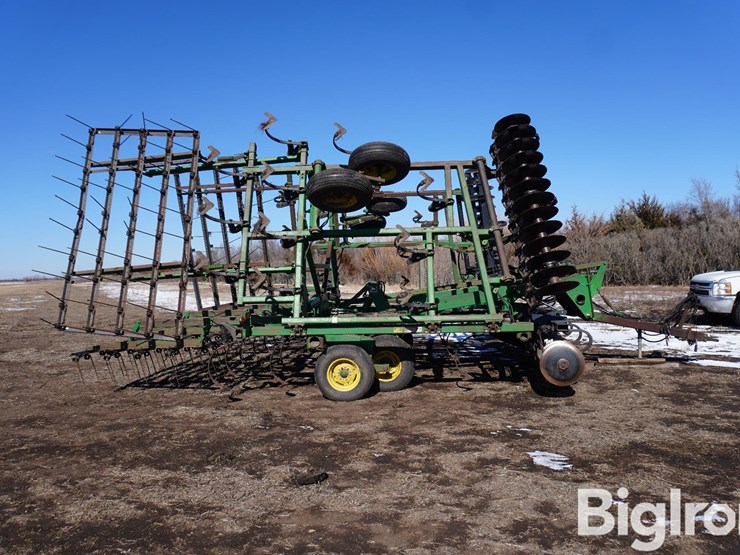 john-deere-726-image-4