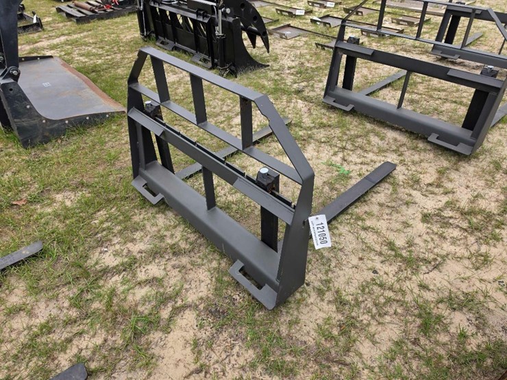 --skid-steer-pallet-fork-image-3