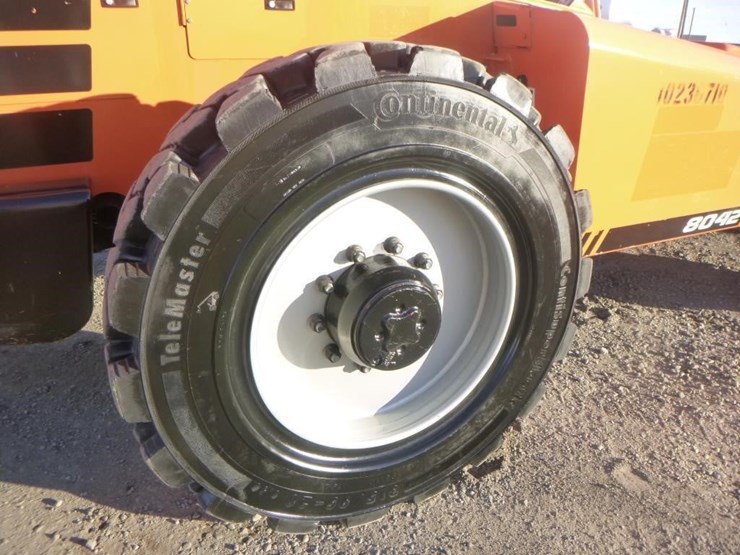 2018-jlg-8042-image-29