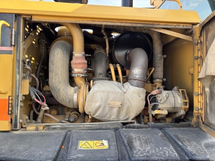 2006-caterpillar-143h-image-77