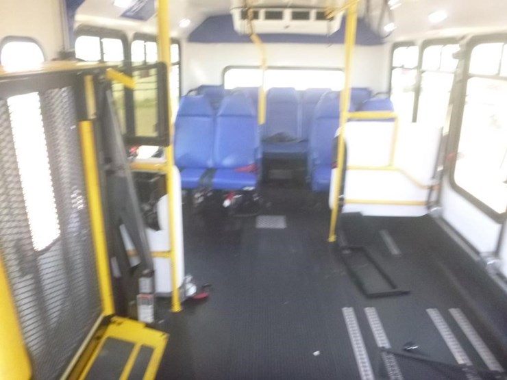 2014-ford-e450-image-7