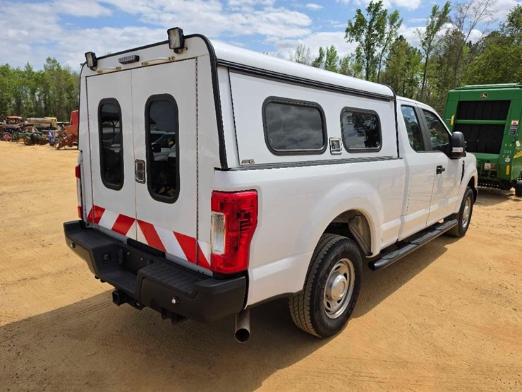 2019-ford-f250-xl-image-3