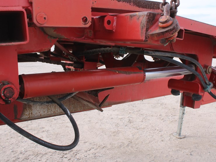 #1064-•-2009-morris-mfg-pro-ag-auto-align-bale-runner-16k-image-61