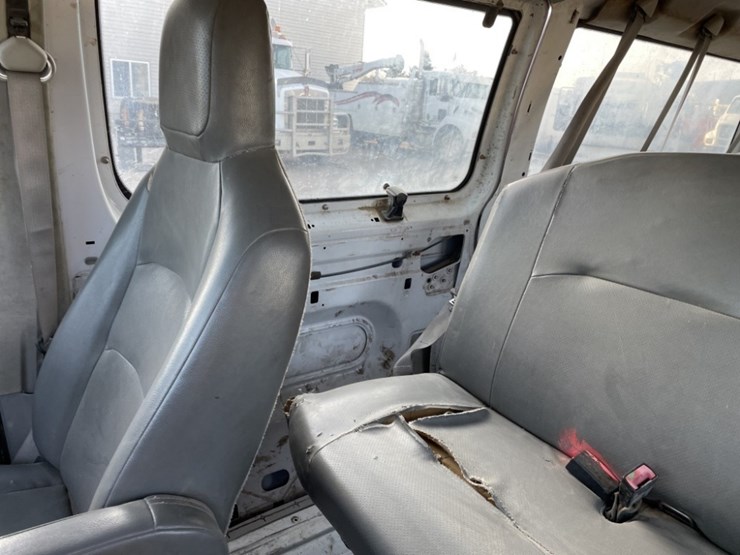 2010-ford-e350-xl-sd-image-13