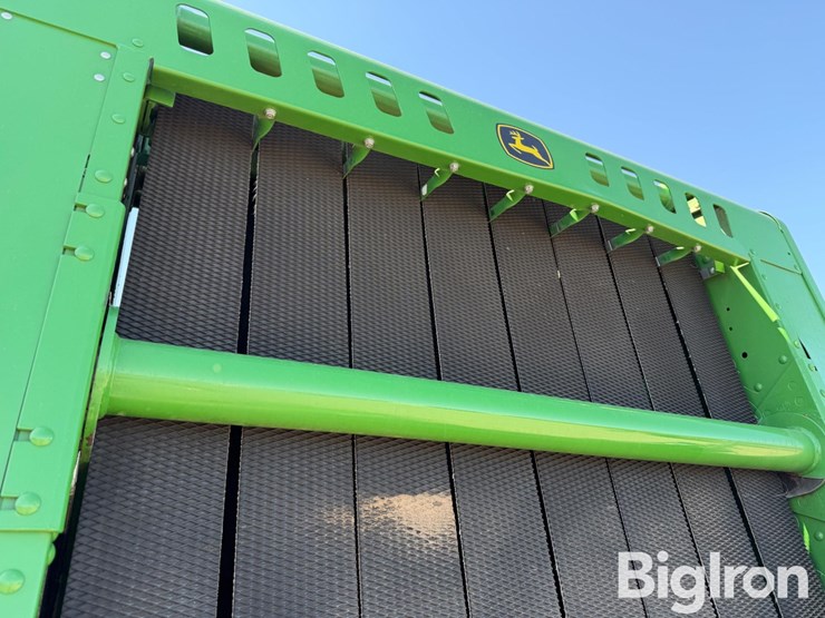 2024-john-deere-561m-image-16