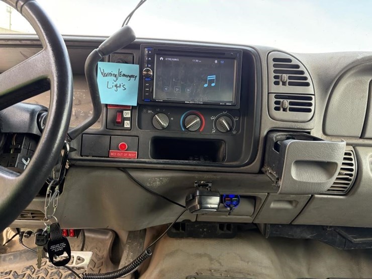 1997-chevrolet-cheyenne-3500-image-10