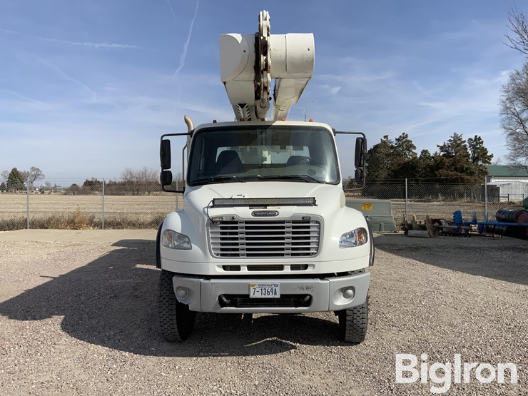 2010-freightliner-m2-106-image-2