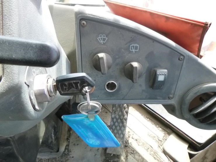 2004-caterpillar-924gz-image-14