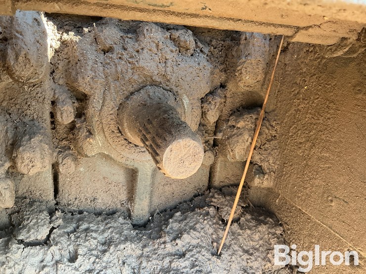 new-holland-t8040-image-15