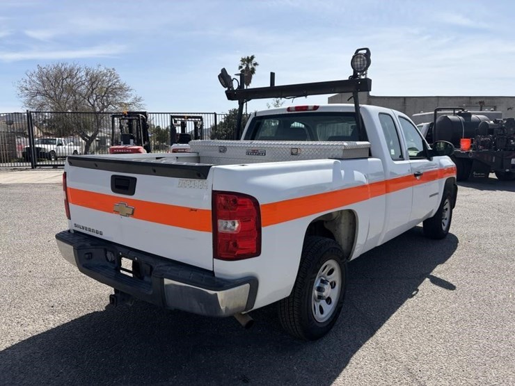 2008-chevrolet-1500-image-3