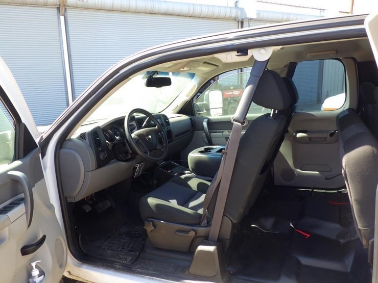 2013-chevrolet-2500hd-image-5