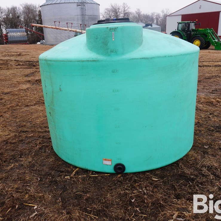 1550-Gal Poly Water Tank