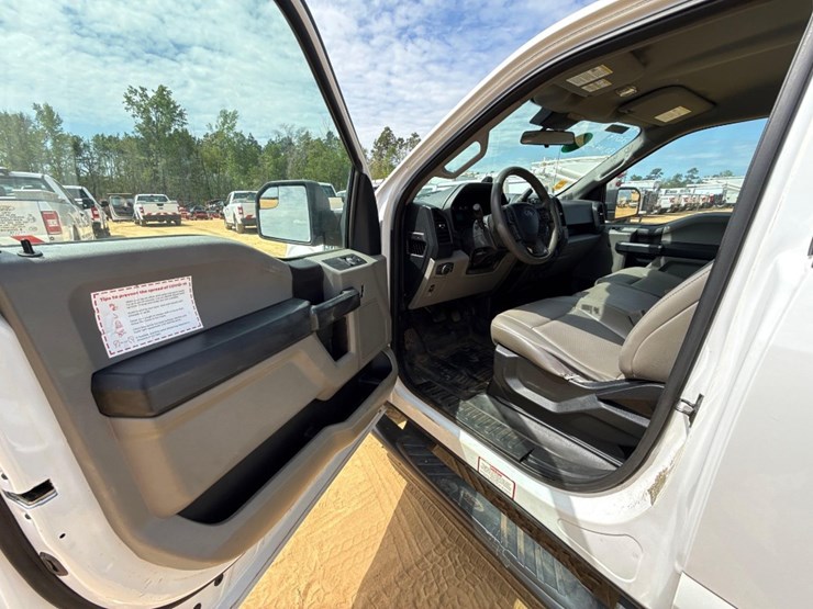2019-ford-f150-xl-image-9