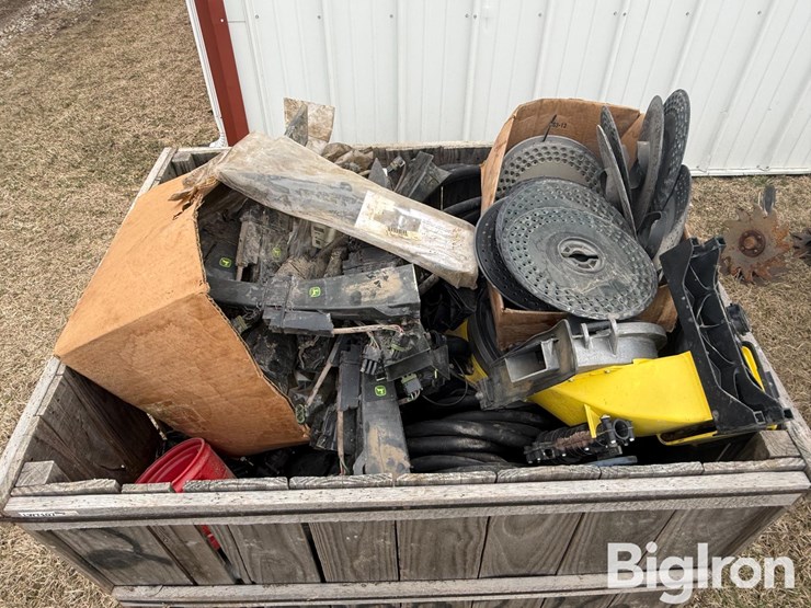 john-deere-seedtubes-w/sensor-&-mini-hoppers-image-10