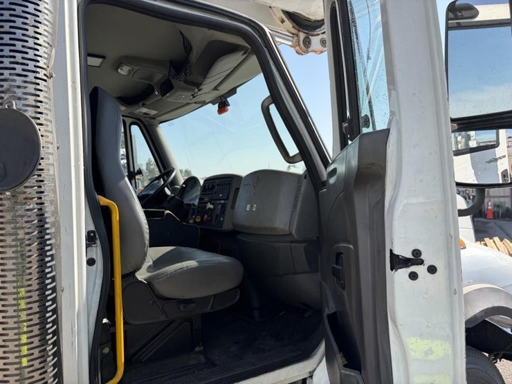 2012-international-workstar-7400-image-13