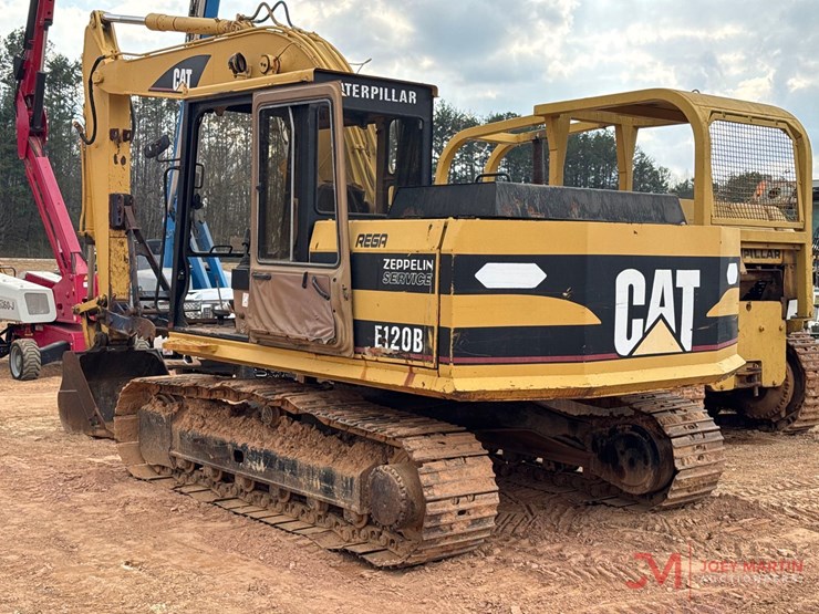 caterpillar-e120b-image-1