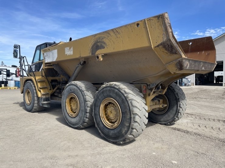 caterpillar-730-image-3