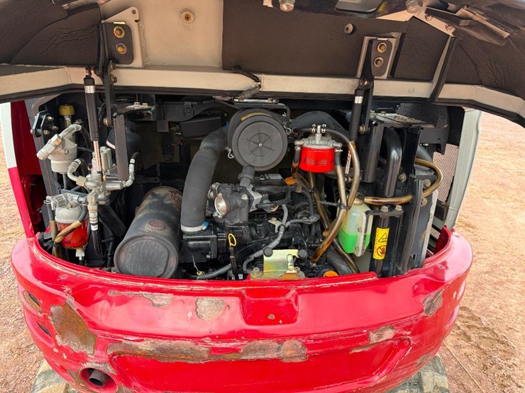 takeuchi-tb235-2-image-35