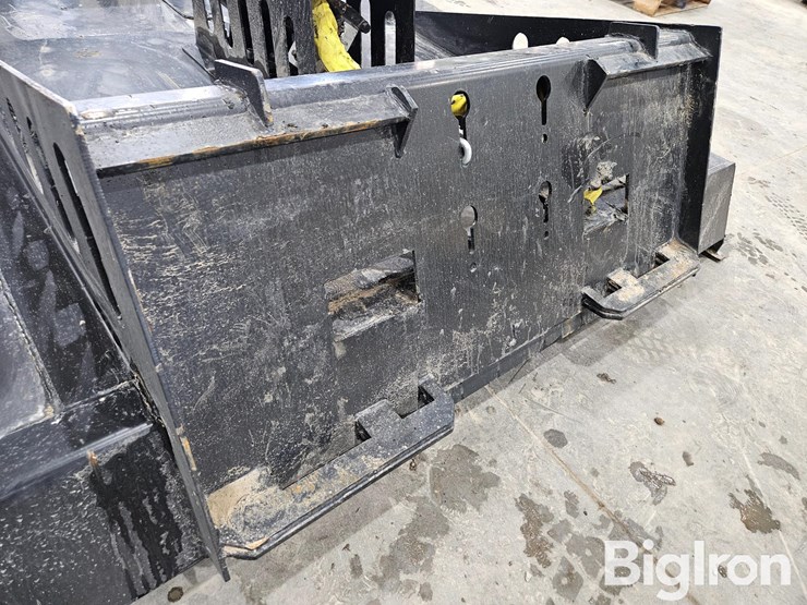 2025-massey-ferguson-730-image-12