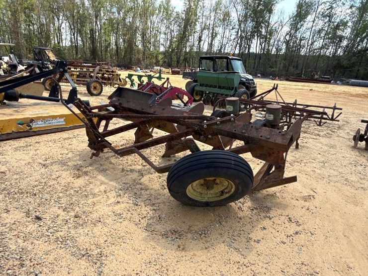 massey-ferguson-82-image-4