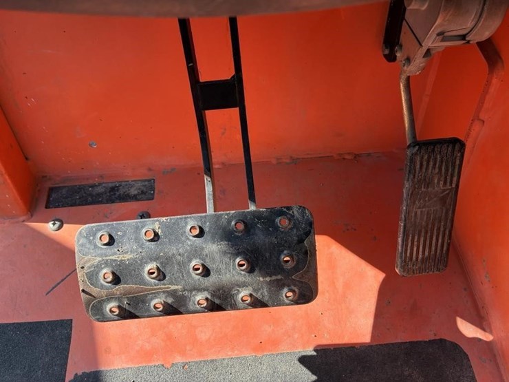 2015-jlg-g5-18a-image-20