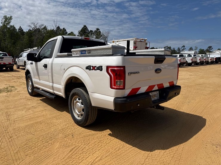 2017-ford-f150-xl-image-3