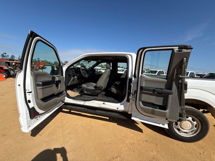 2019-ford-f150-xl-image-11