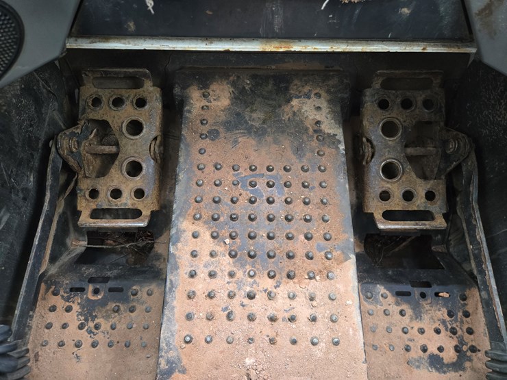 2017-bobcat-s570-image-51