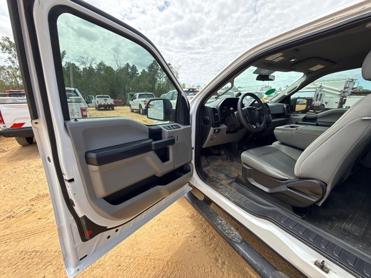 2018-ford-f150-xl-image-12