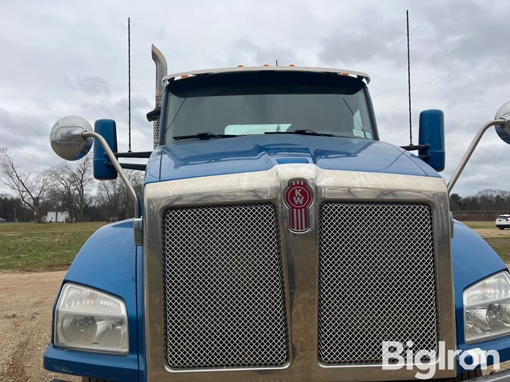 2017-kenworth-t880-image-18