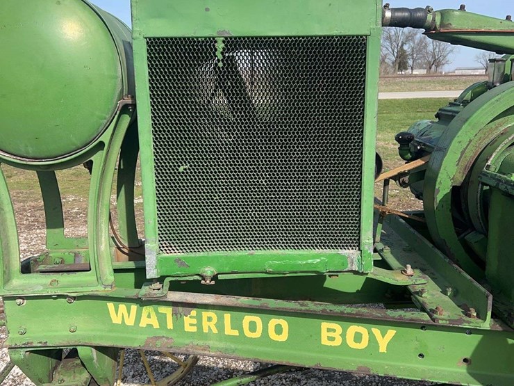 12-25-waterloo-boy-model-n-image-11