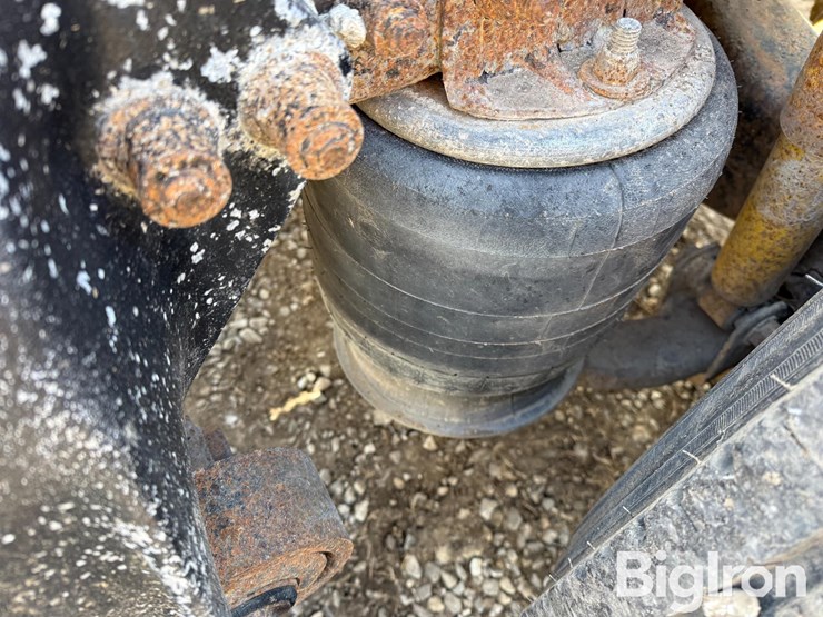 1995-freightliner-fld120-image-15