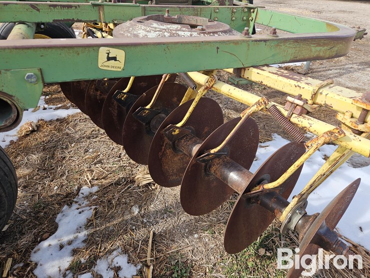 john-deere-210-image-15