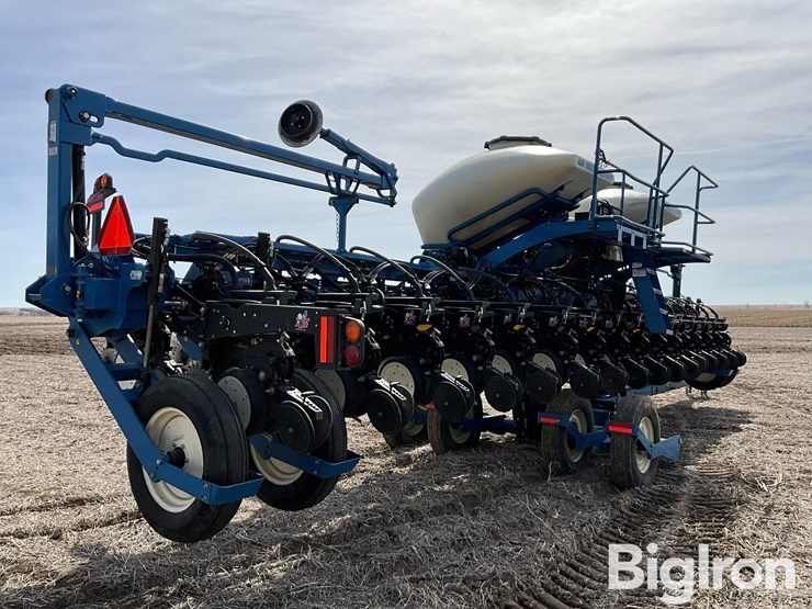 2013-kinze-3660-image-5