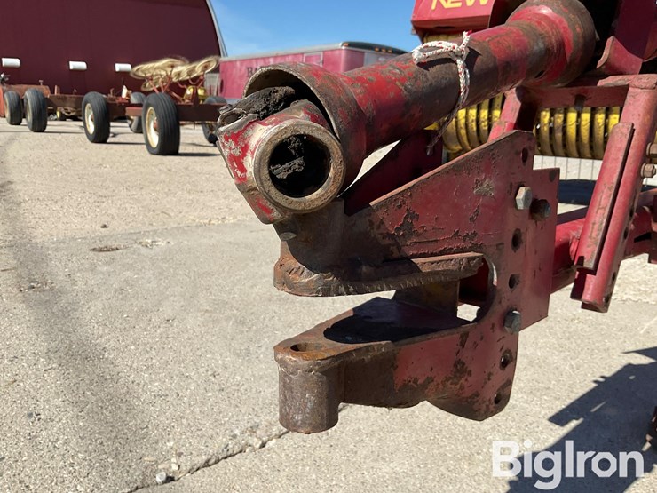 new-holland-275-image-11