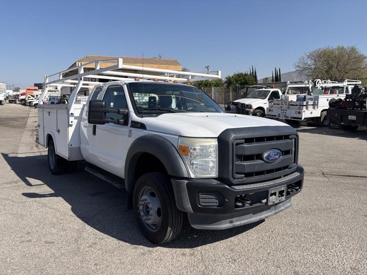 2015-ford-f550-sd-image-2