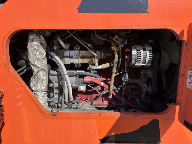 2016-jlg-8042-image-52