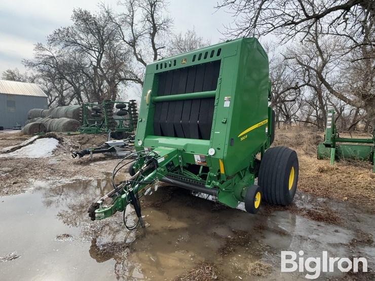 2019-john-deere-560r-image-1
