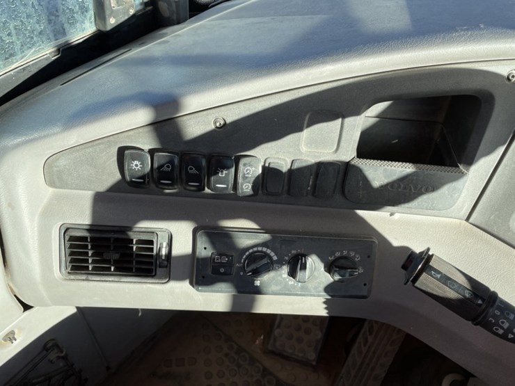 2019-volvo-a45g-image-26