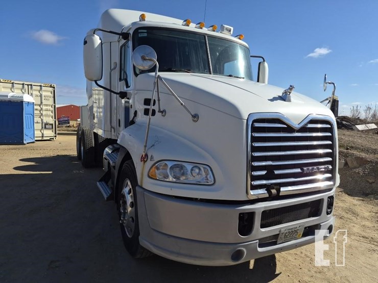 2014-mack-pinnacle-cxu613-image-6