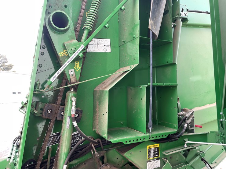 john-deere-560m-image-21