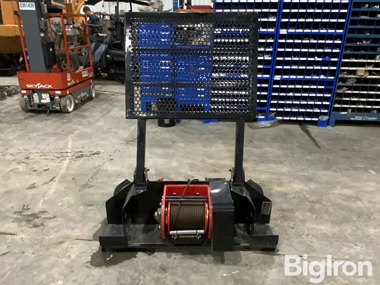 2025-massey-ferguson-730-image-6