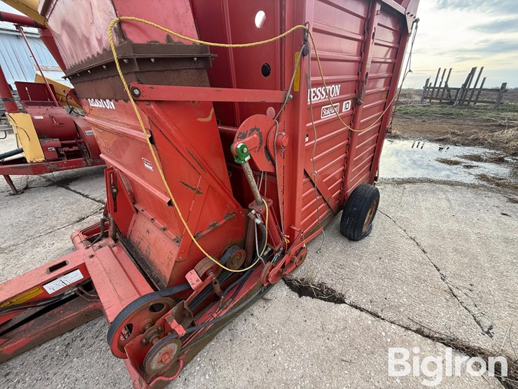 hesston-stackhand-10-forage-stacker-image-15