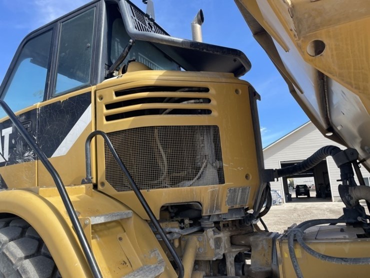 caterpillar-730-image-18