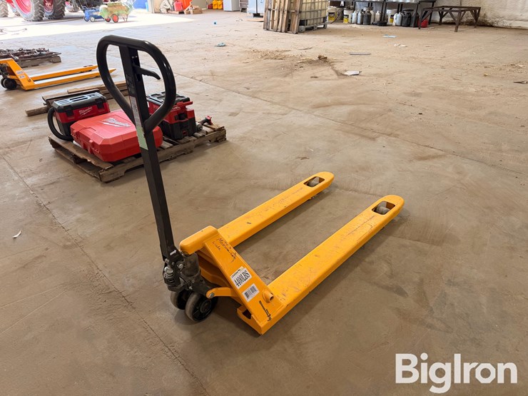 4400-lbs.-pallet-jack-image-3