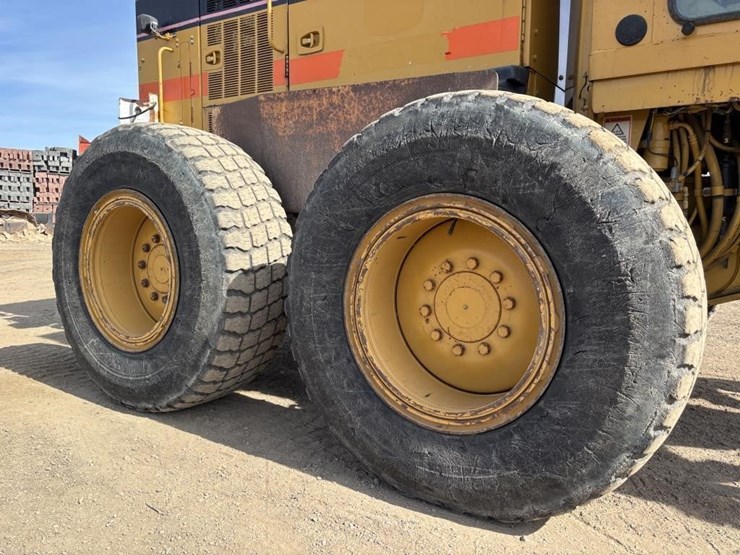 2006-caterpillar-143h-image-34