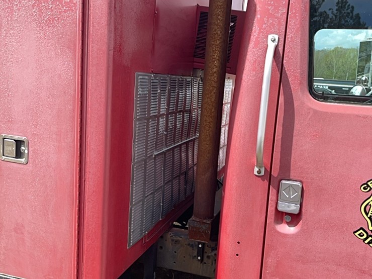 international-4700-image-4