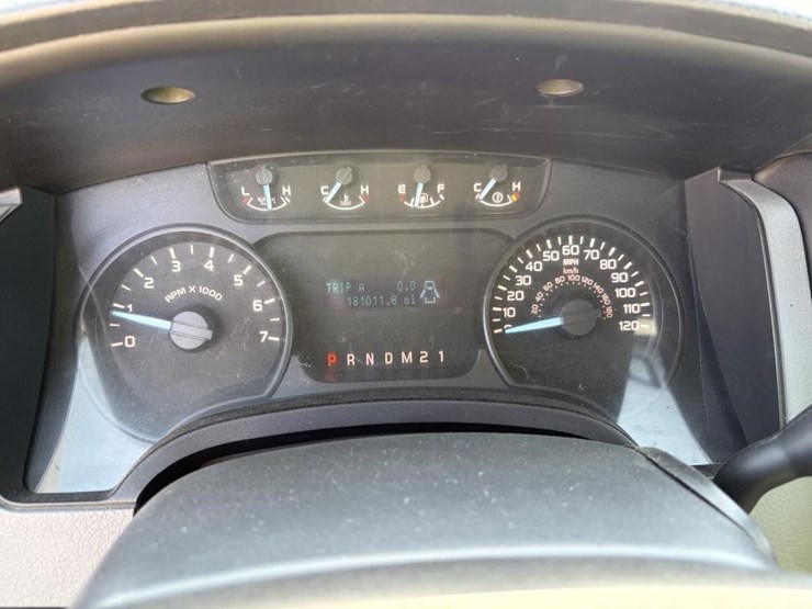 2012-ford-f150-xl-image-15