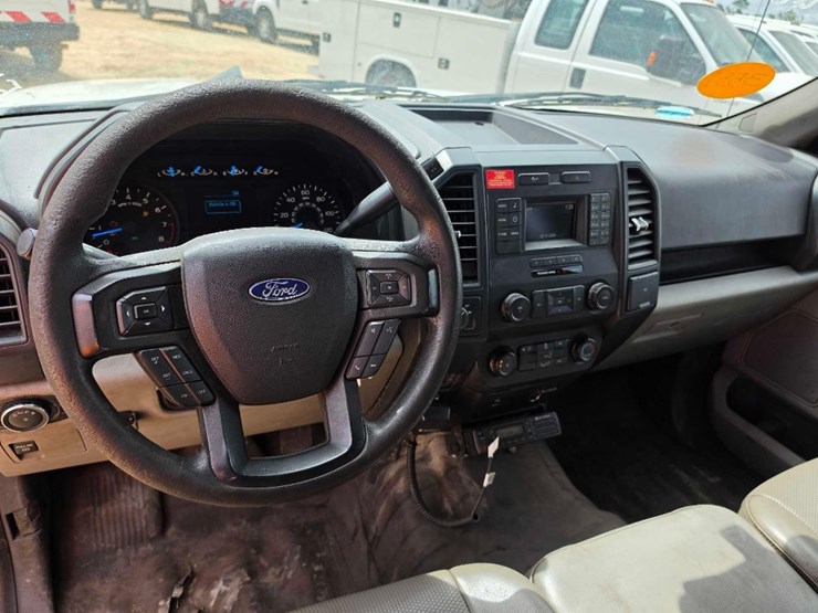 2016-ford-f150-xl-image-12