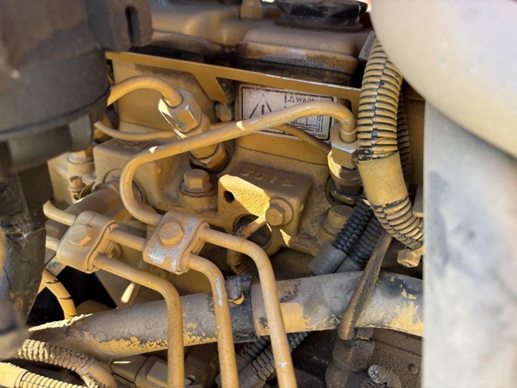 2018-caterpillar-cb24b-image-40